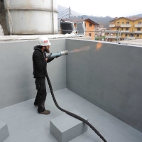 Dopo - Rivestimento di una vasca in cemento